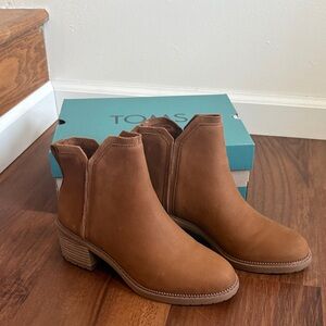 TOMS Women's Chestnut Suede Ankle Chelsea Booties